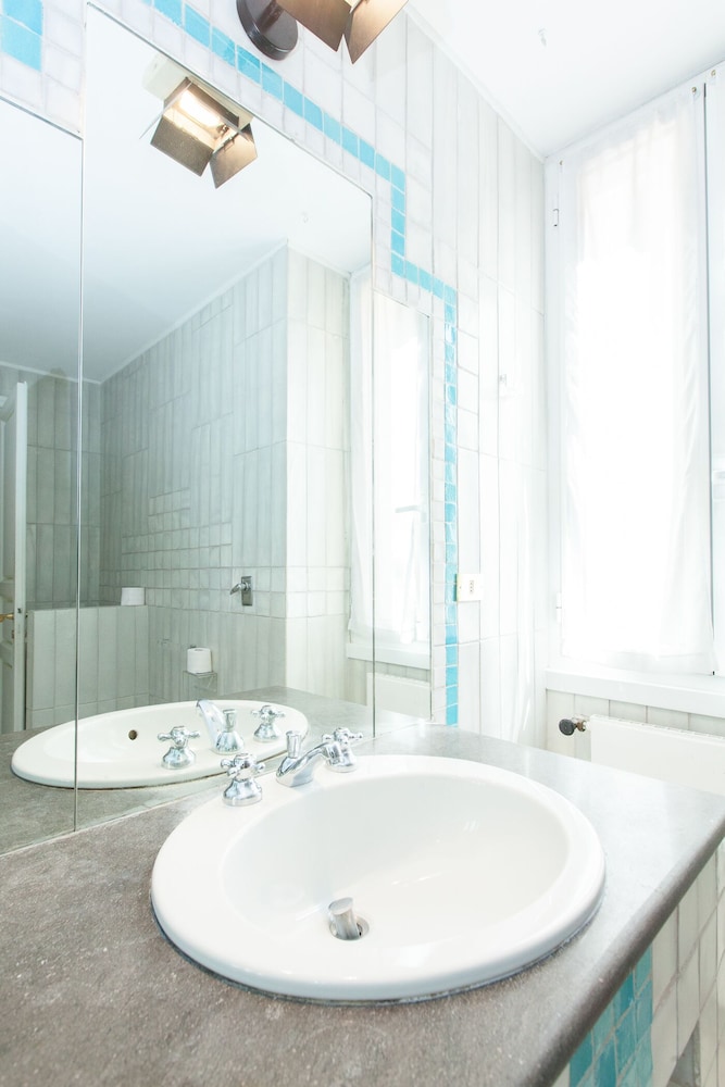 Beautiful Roman Apartment Next To Trevi Fountain