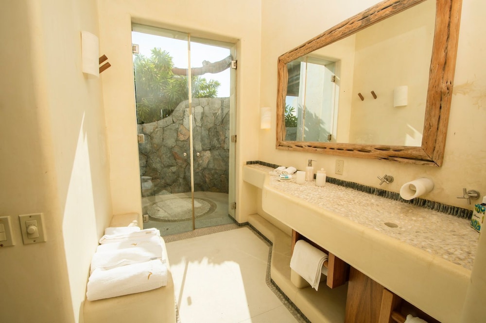 Casa Don Luis Luxury beachfront house view 5