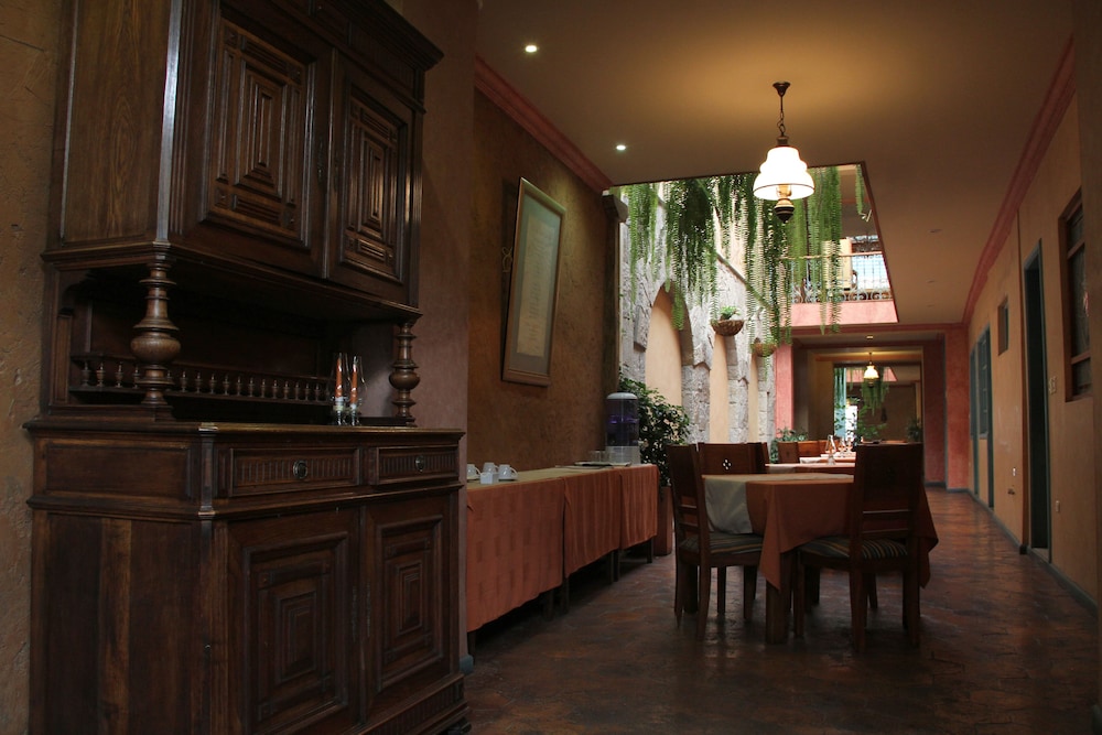 Hotel Inés María