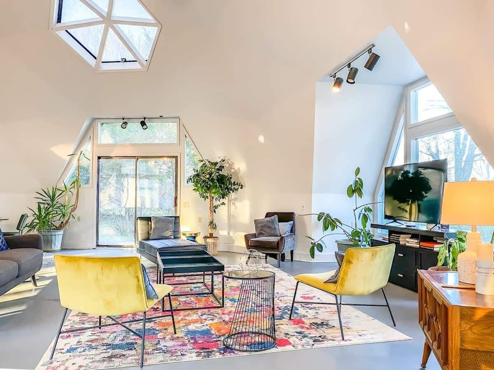 Bell Circle Eccentric Geodesic Dome-home