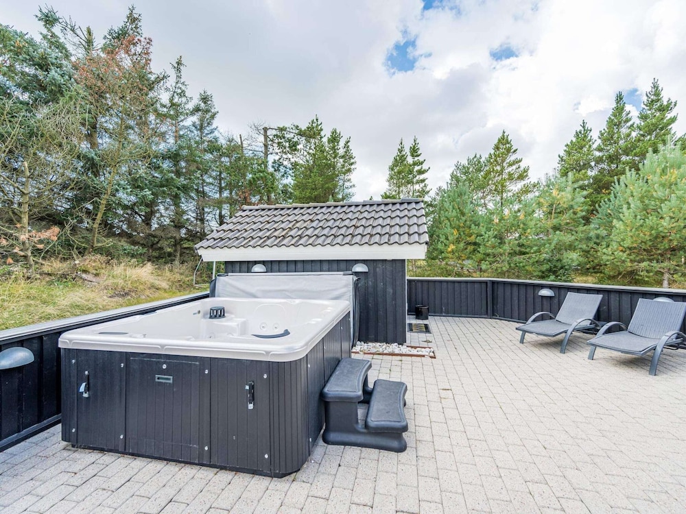 10 Person Holiday Home in Blavand view 3