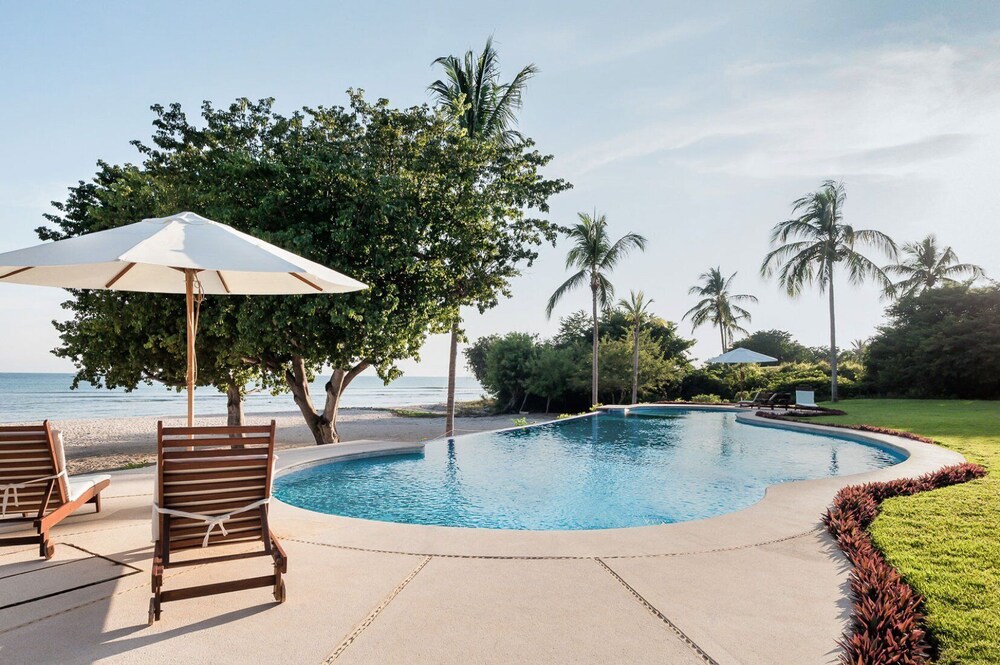 Gorgeous 4 Bedroom Condo - Property Image 6
