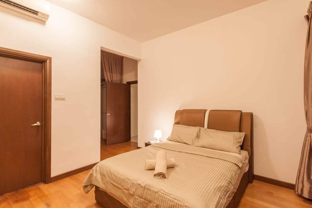 NaiBnB @ Regalia Residence