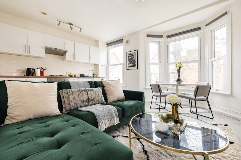 The Brockwell Park Place - Bright 2bdr Flat