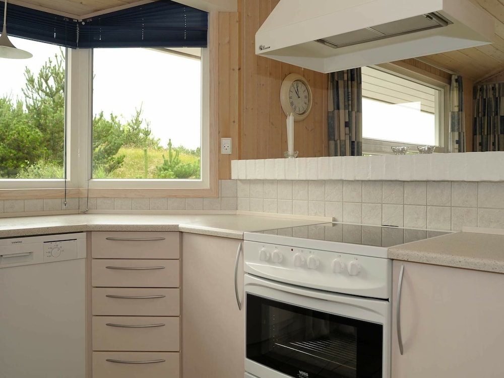 Secluded Holiday Home in Henne near Beach view 5