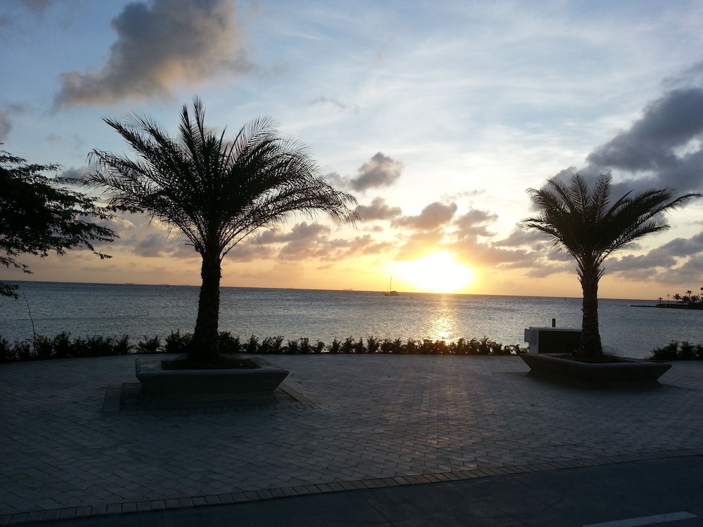 Le Chateau Ocean Villas