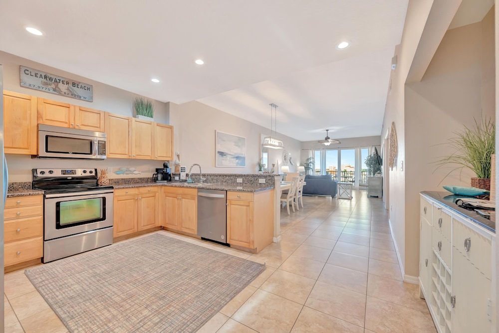 Harborview Grande Condominium