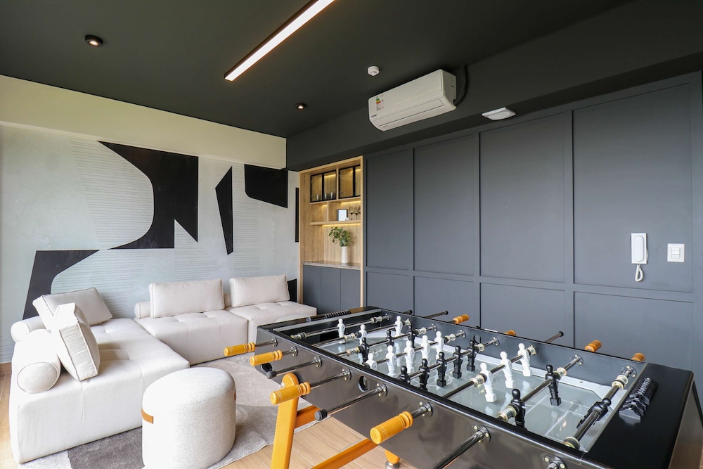 w Spectacular 2BR With Balcony in Miraflores