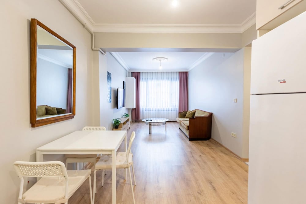 Lovely Central Flat Near Metro Station in Sisli