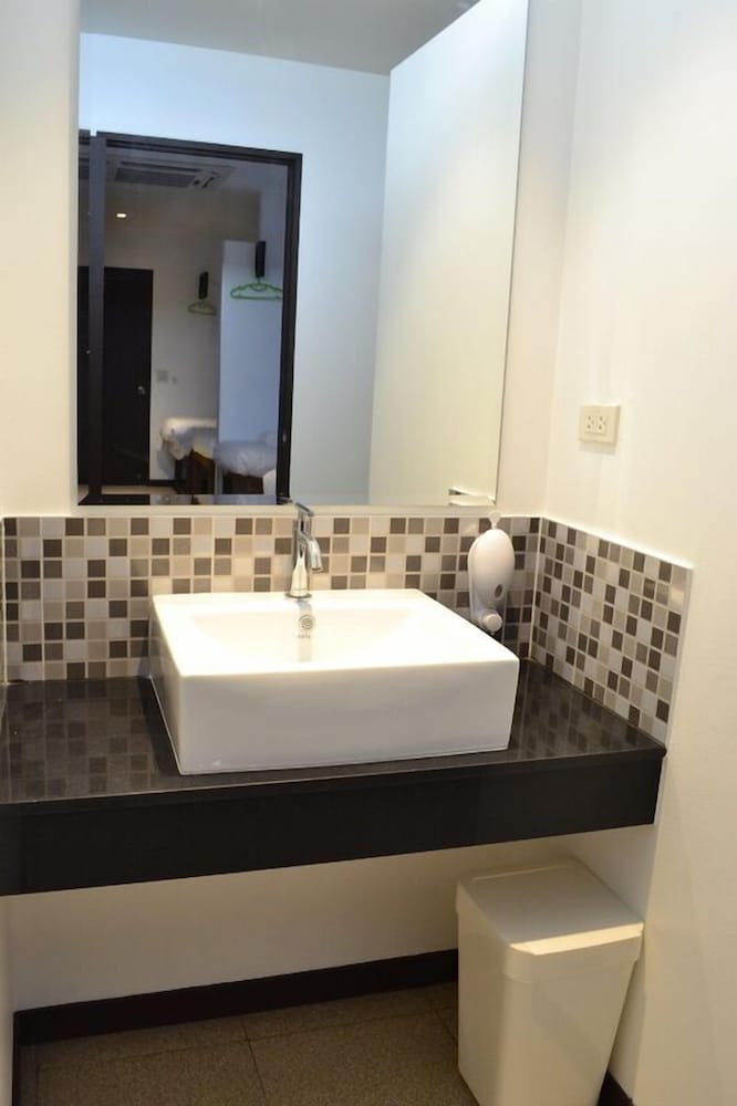 The Lantern Hostel and SPA