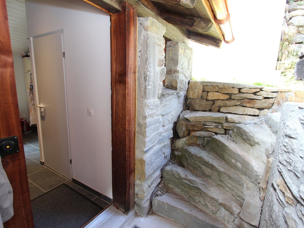Mountain View Holiday Home in Binntal near Lengtal Deck
