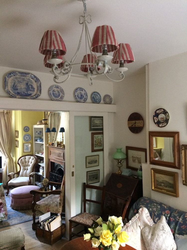 Arts & Bichons B&B