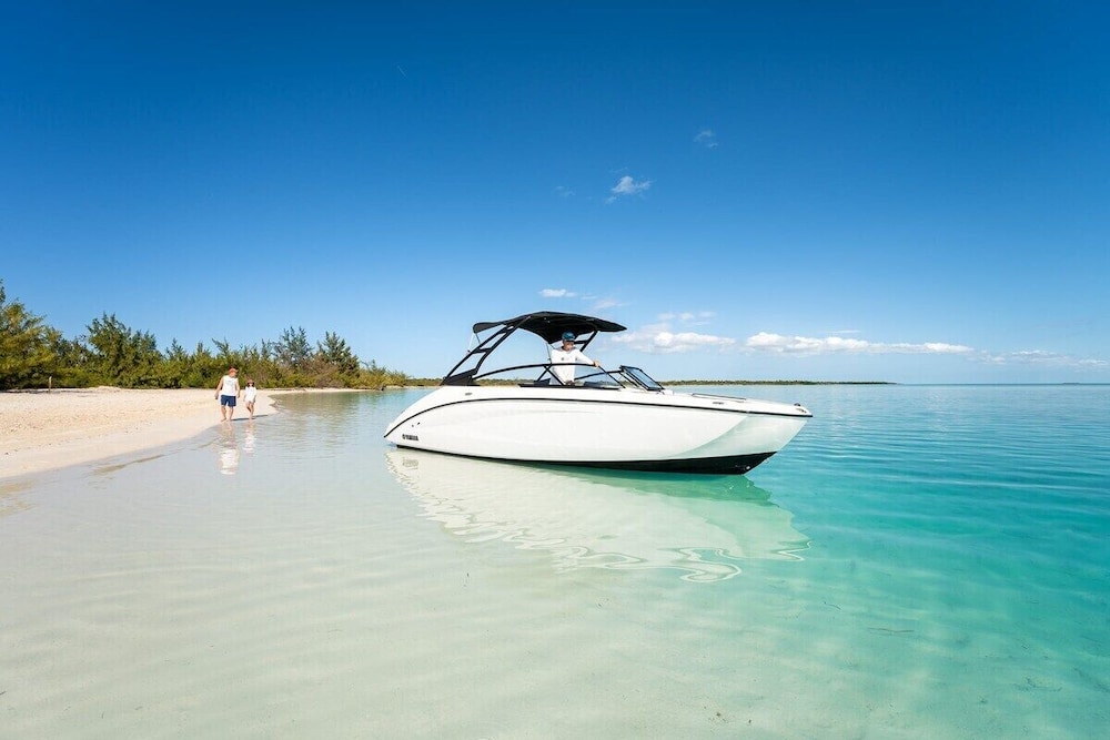 2bdr Beachside Vacation Villa, Hotel Amenities v6