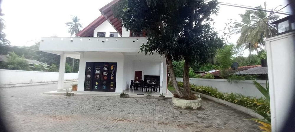 RAJABAWANA Holiday Resort