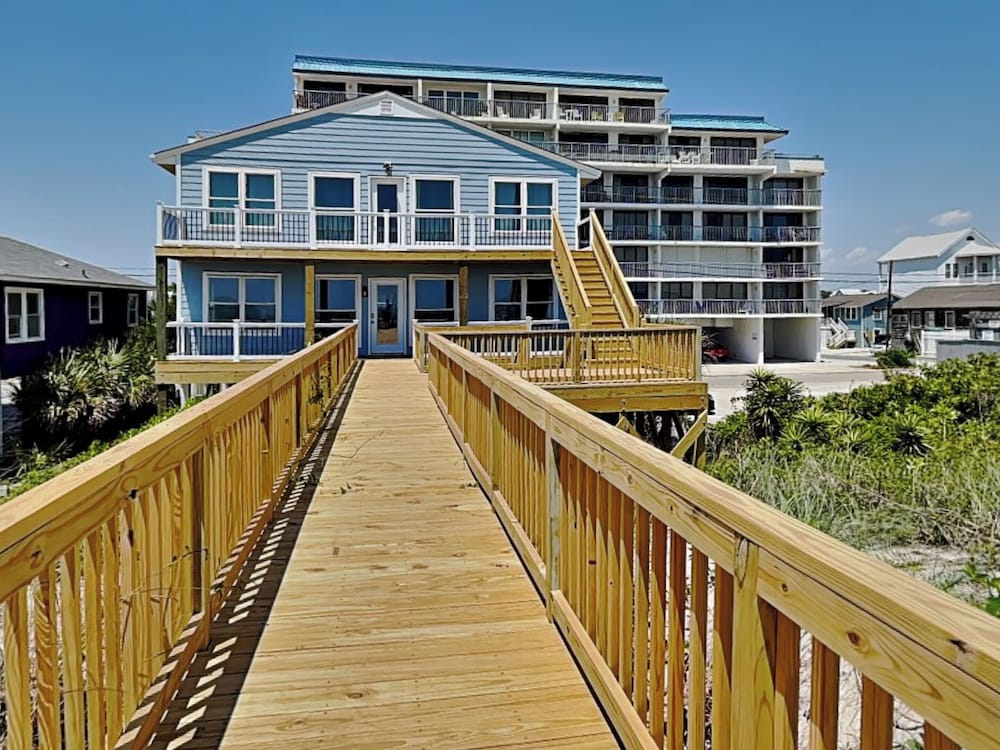 Seaside Serenity by Carolina Retreats