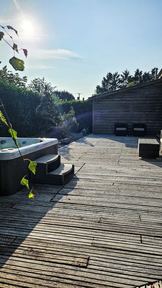 Peaceful Nature Retreat in Othery