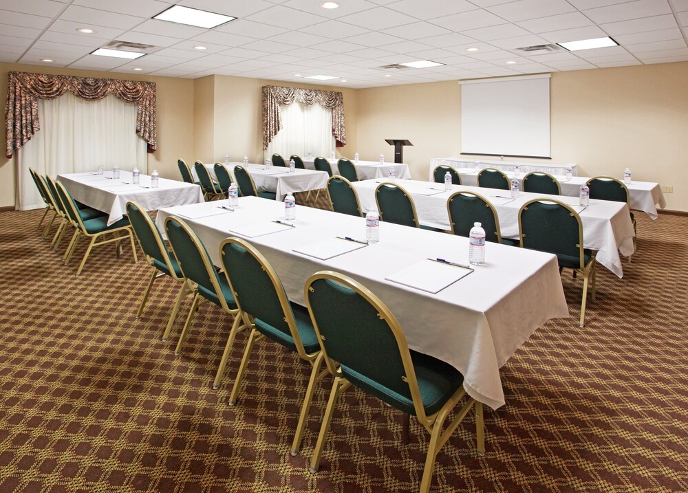 Holiday Inn Express Hotel  Suites Franklin-Oil City, an IHG Hotel - Property Image 2