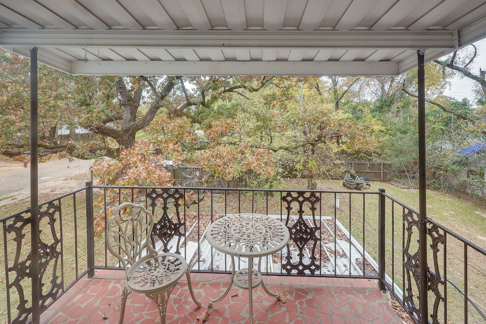 Walk to Dtwn Texarkana: Central Historic Home, photo 30