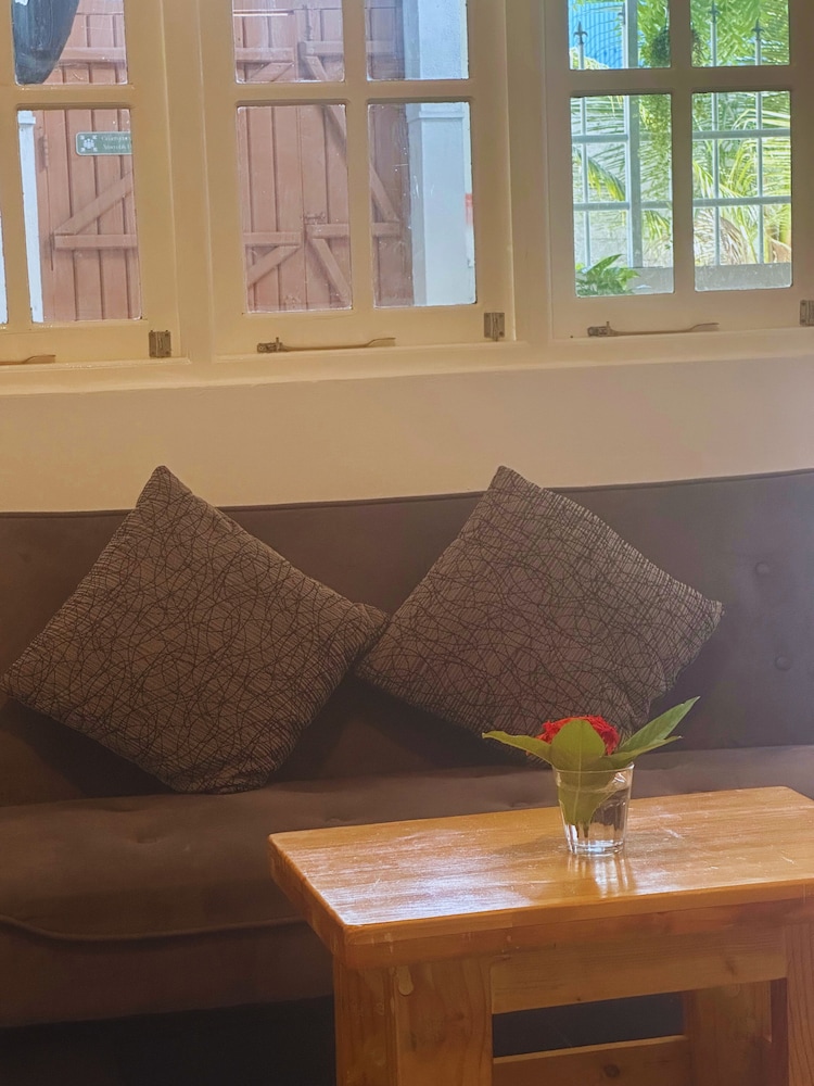 Bahaaru Villa Surf and Stay