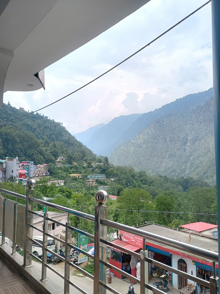 Satkar Hotel And Restuarant