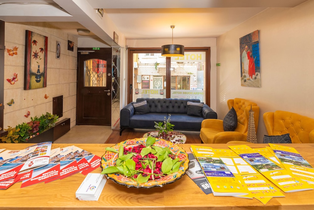 Opera House Otel - Image 12