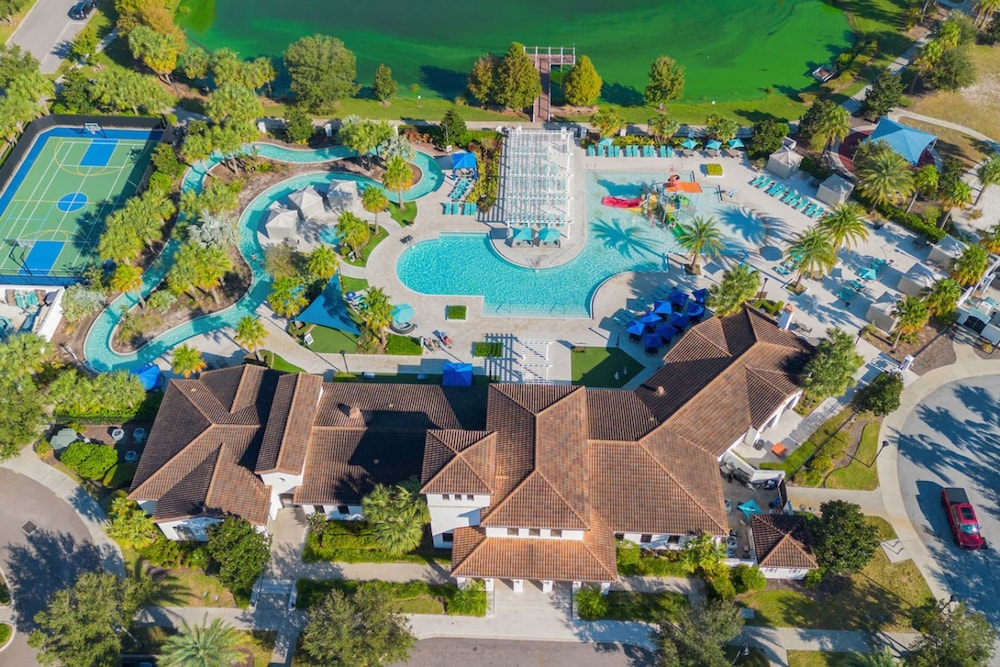 Spacious 5BR Villa w Private Pool Near Disney