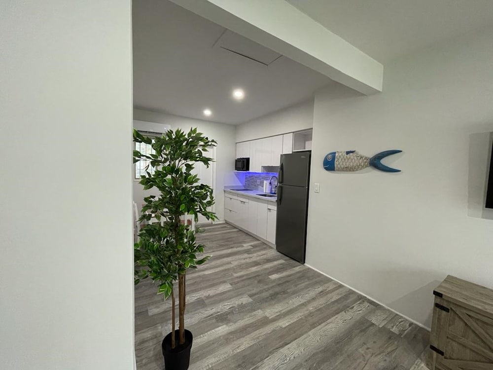 Douglas Rd Apartments