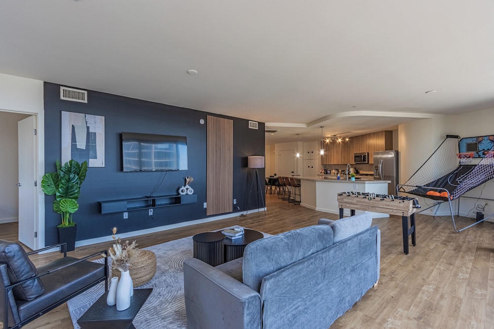 ROVE LIVING/KL - 44 Monroe