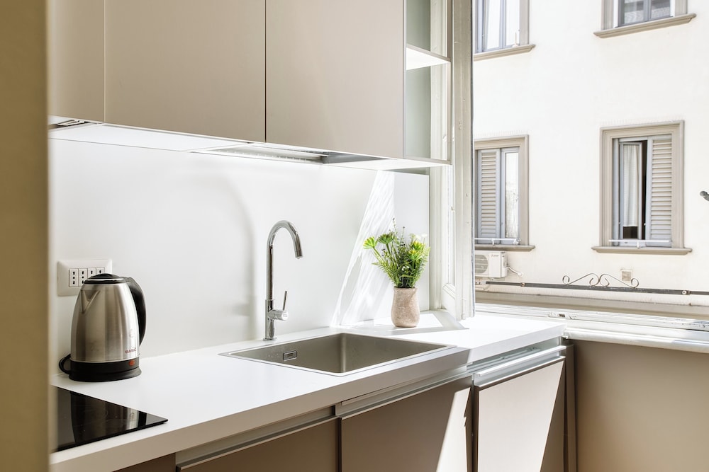 JOIVY Cute flat near Guastalla Gardens