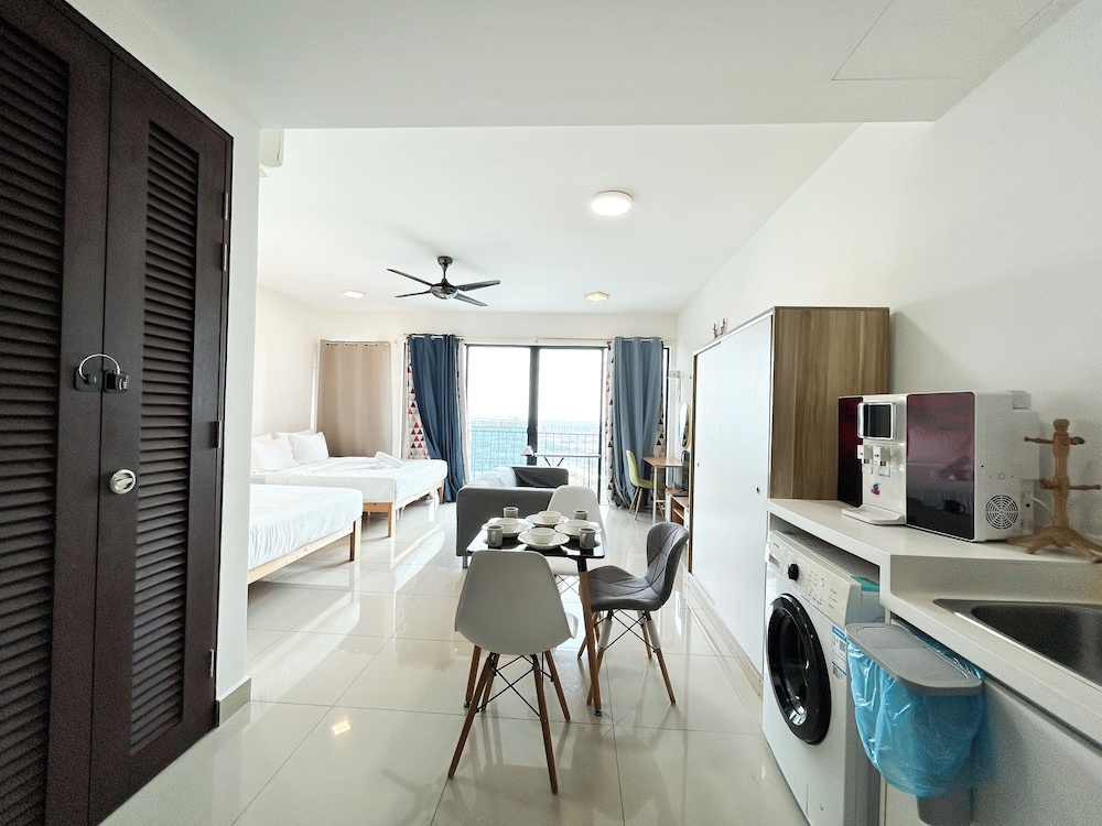 Trefoil by Manhattan Group
