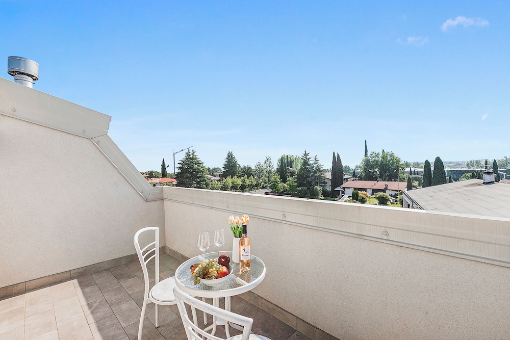 Matta Apartment 400m From The Lake