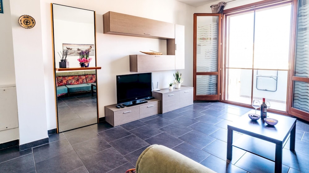 Welcomely - Senyera Apartment view 2