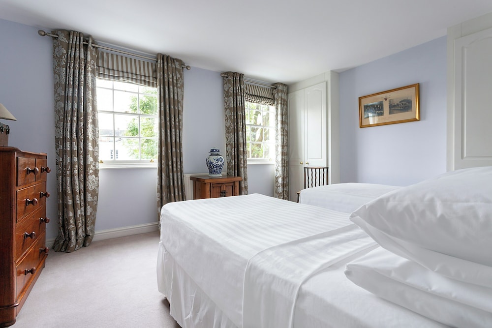 St John's Wood Terrace by Onefinestay view 5