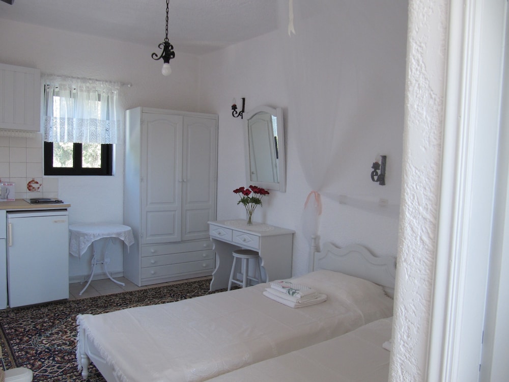 Castellino Studios