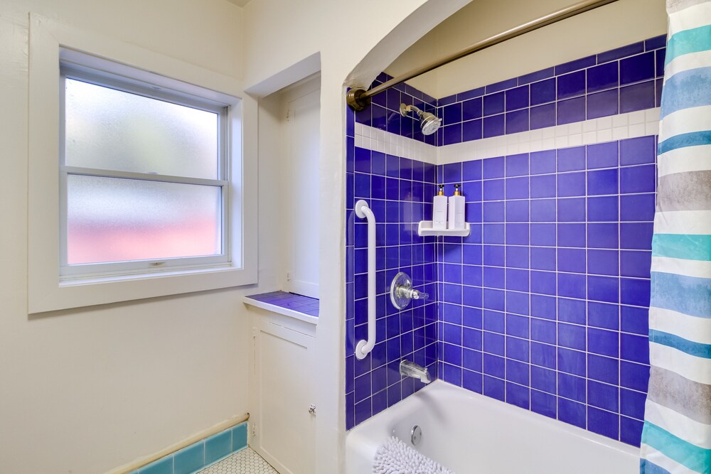 Albuquerque Vacations - Silver Hill Apartment Near UNM Campus! - Property Image 1