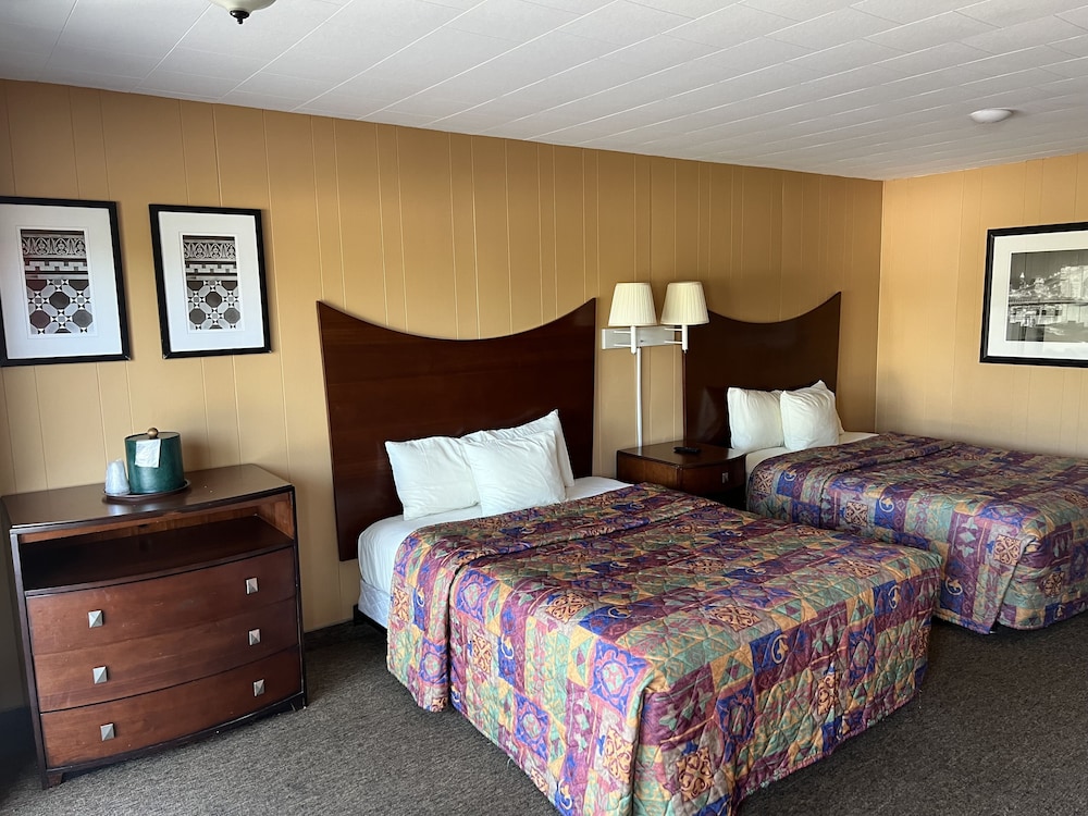 All Star Inn & Suites