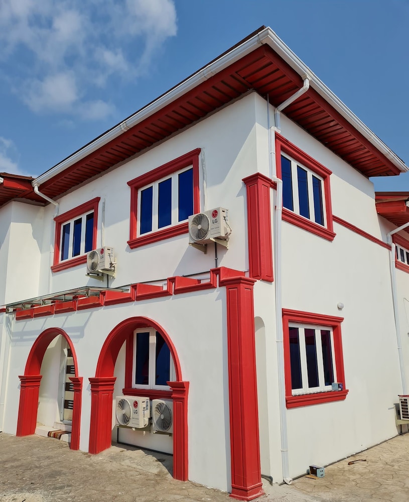 Beautiful Suits Apartment Near Airport Lagos view 5