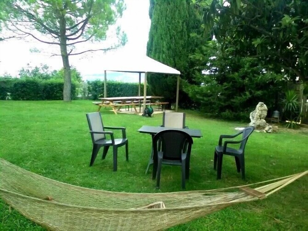 Photo 10