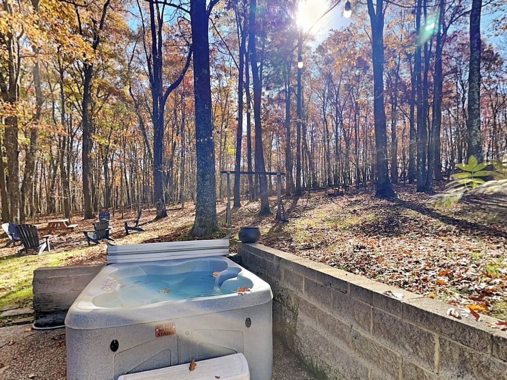 Cozy Cabin by Taylor Made Deep Creek