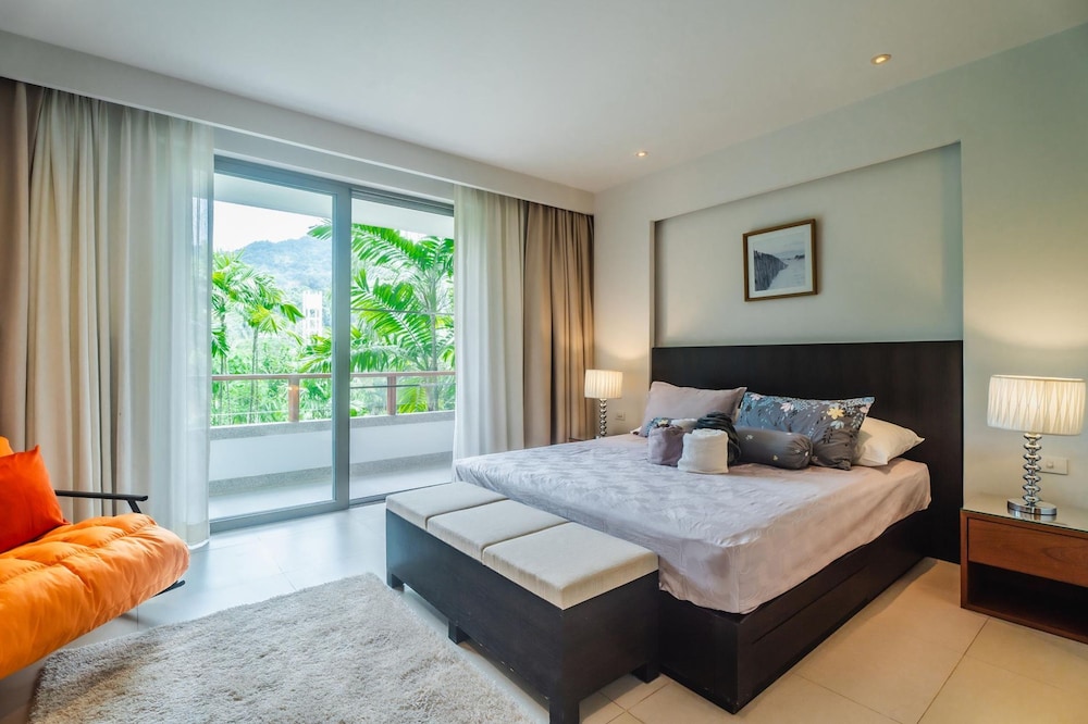 Pearl Of Naithon 3 Bedroom Beachfront Condo