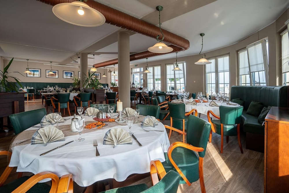Sur la Mer - Pension & Restaurant