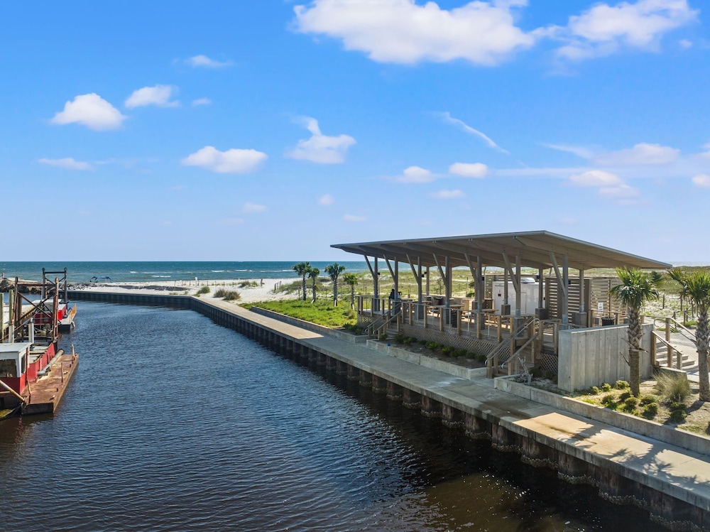 Beach House - C Shucker by PHG