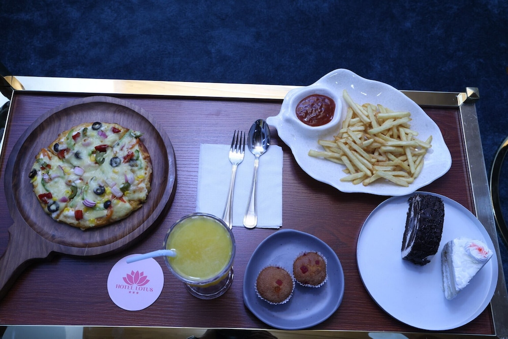 Food & Beverage