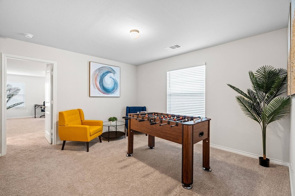 Spacious Fort Worth House Ideal for Relocations