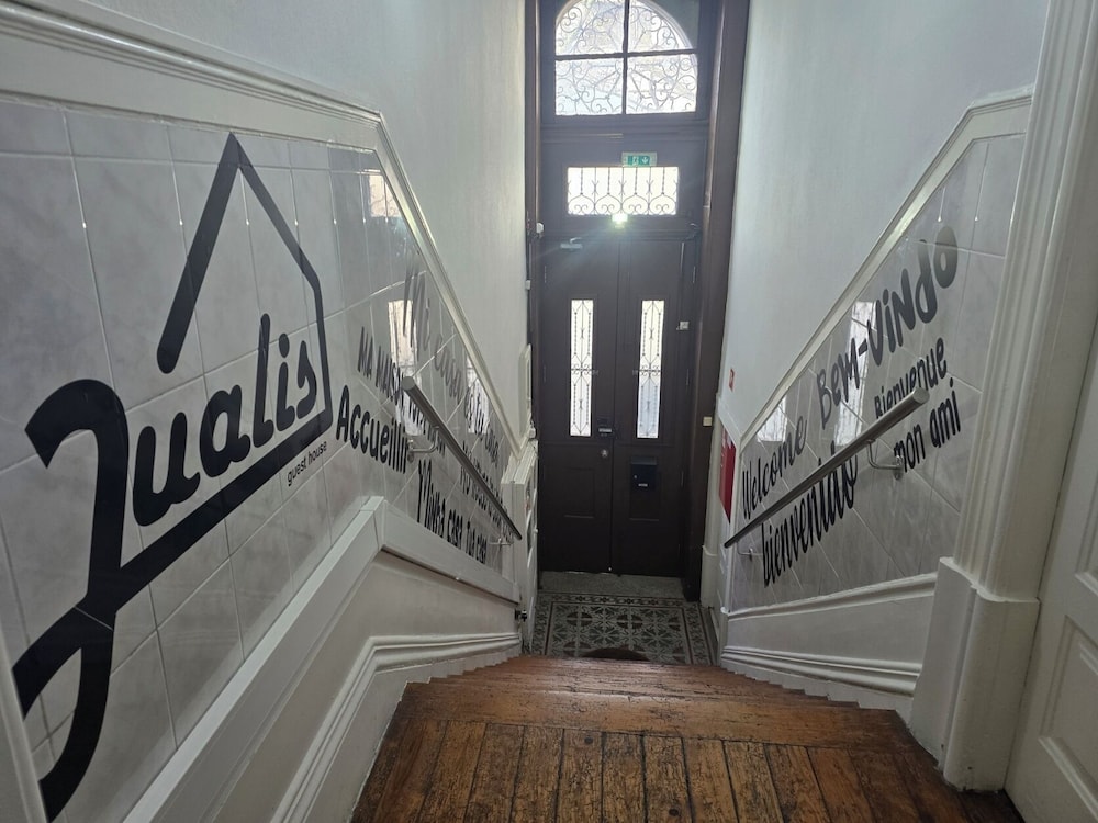 Jualis Guest House