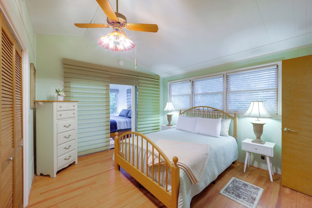 Mtn Home w/ Deck & Community Amenities in Newland