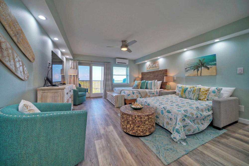 2 Beachfront Condos, Pool, Tennis/pickleball, Gulf View Island Retreat Complex