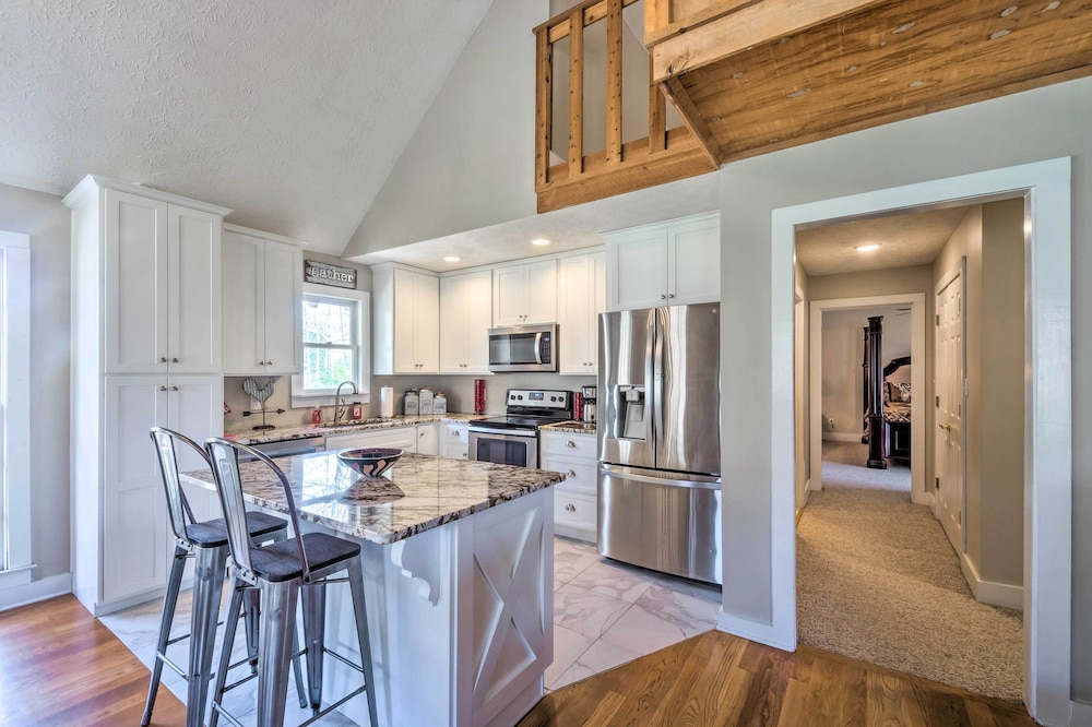Lewisburg Vacations - Bright Green Gables Cabin: Hike, Swim BBQ - Property Image 32
