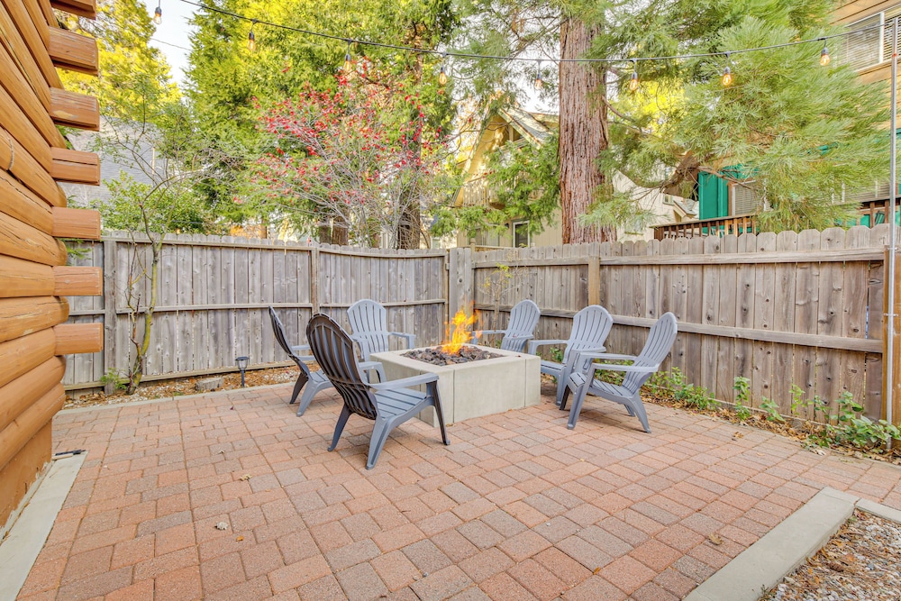 2 Mi to Lake Arrowhead Village: Pet-friendly Cabin