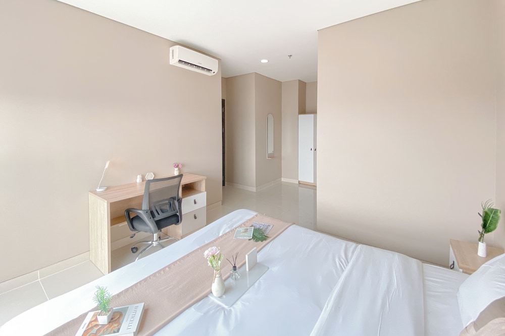 Good Deal and New Furnished 2BR Ciputra International Apartment